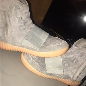 Yeezy 750 Boost: Size 9
